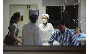 ̨��������ǰ����˹ų�;�з���3Ů������(ͼ)